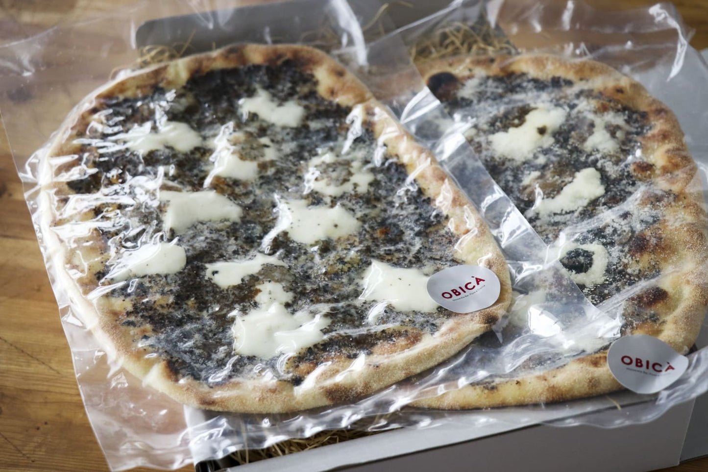 オービカ モッツァレラバー ピッツァ タルトゥーフォ(トリュフピザ) 2枚
