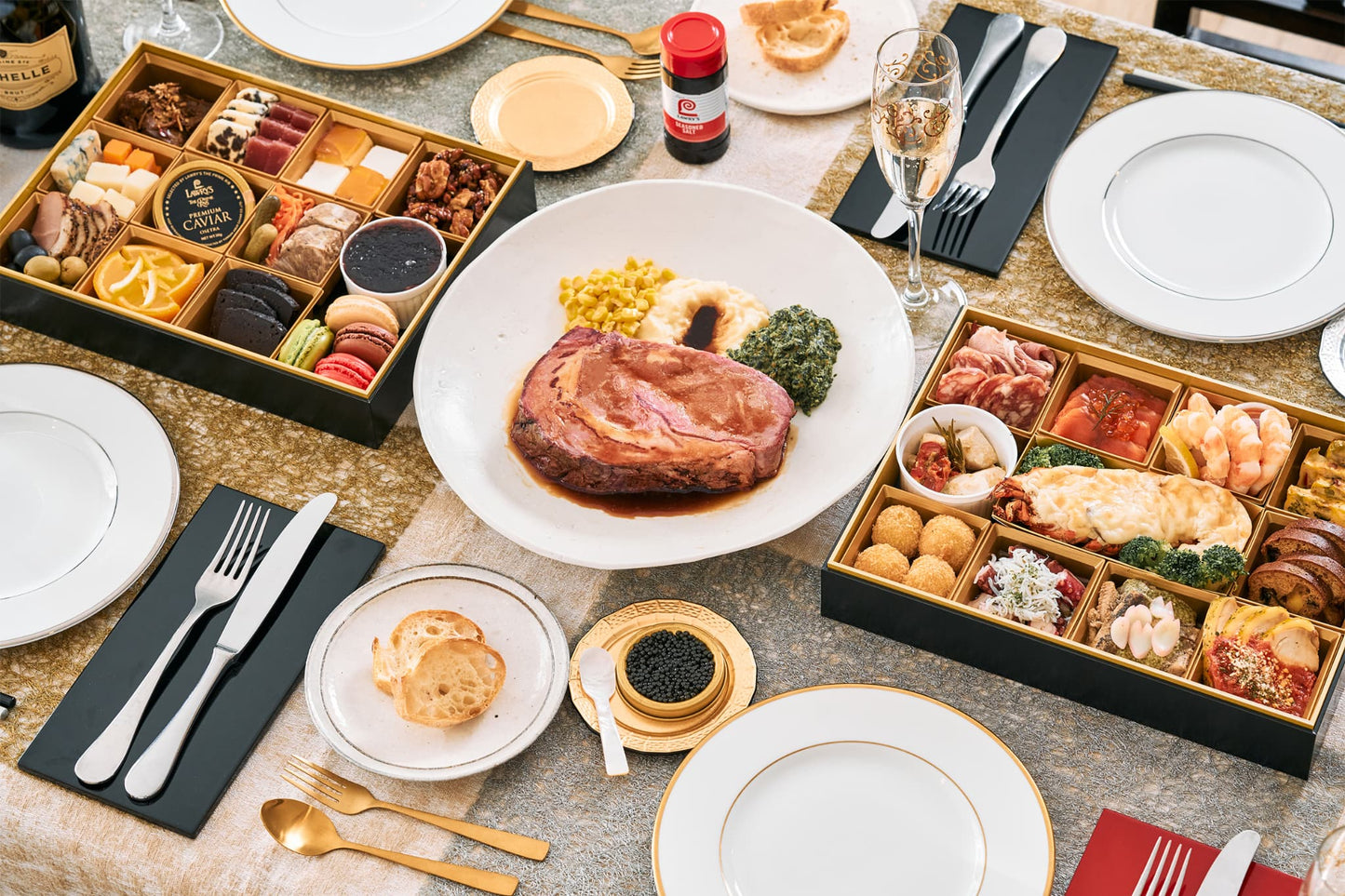 Lawry's Osechi 2027 『Premium』 | ロウリーズおせち・プレミアム | 三段重／3〜4名様／全37品