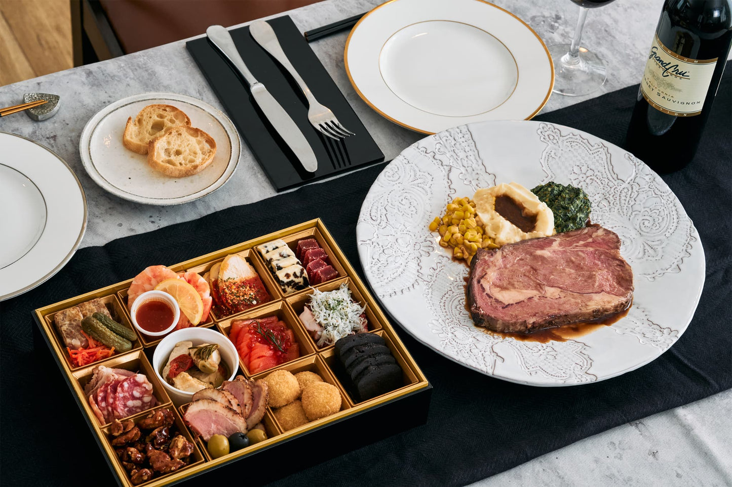 Lawry's Osechi 2027 『Private』 | ロウリーズおせち・プライベート | 二段重／2名様／全22品