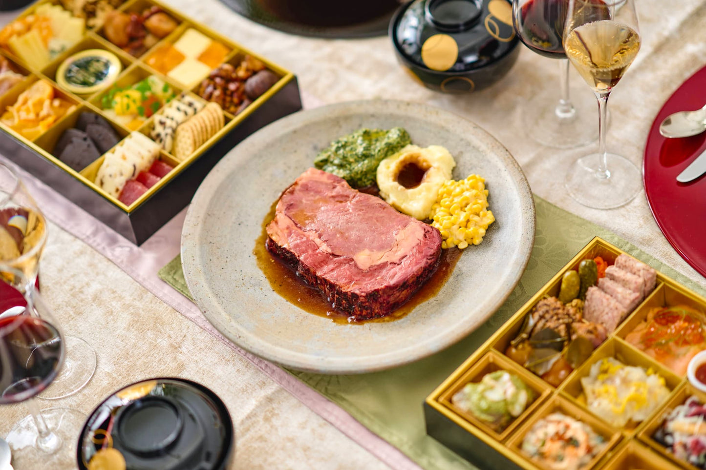 [3~4名様セット]ロウリーズのプライムリブおせち | LAWRY'S NEW YEAR OSECHI 2026