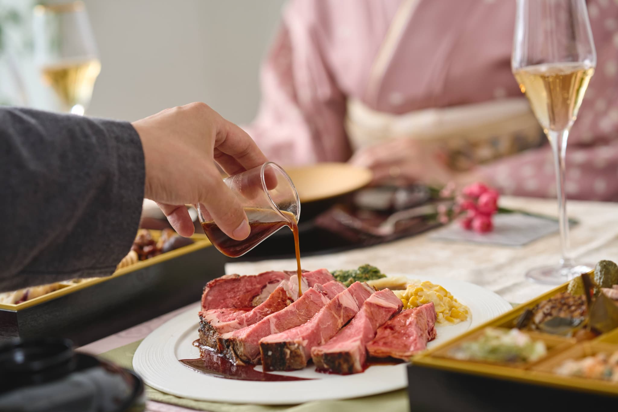 ロウリーズ おせち 2026 2名様 二段重 | ローストビーフ 洋風おせちの通販